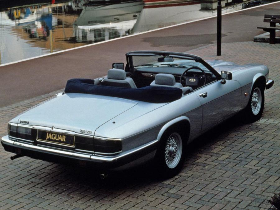  Jaguar XJ-S Convertible 1975 года  (фото 12 из 30)